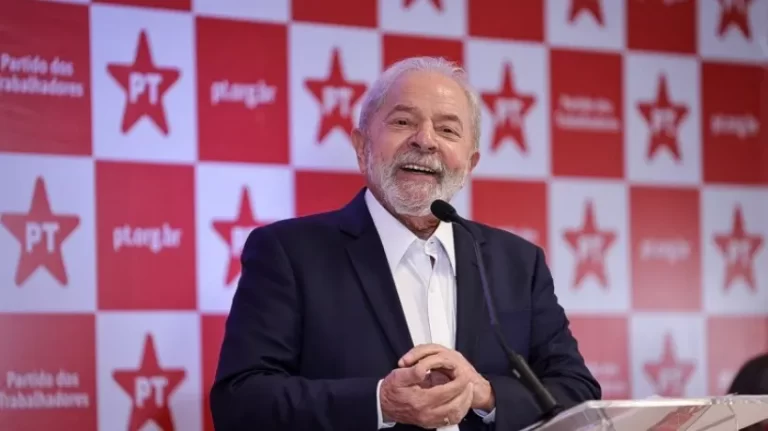 Lula (PT) vem ao Ceará