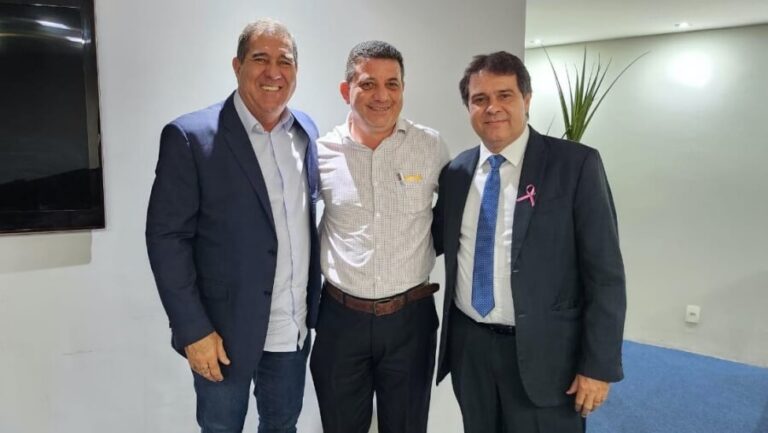 Vereador Silvio Pinto discute oportunidades e desenvolvimento para município de Salitre (CE)