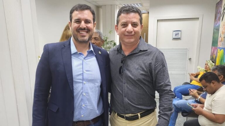 Vereador Silvio Pinto e secretário da Casa Civil discutem projetos e ações