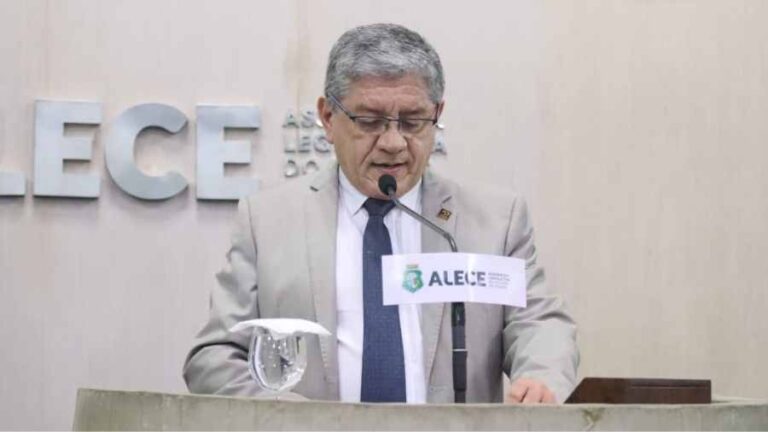 SIMEC-CE realiza solenidade de posse de novo presidente
