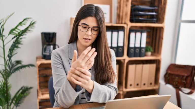 Desvendando as LER/Dort: Sinais, prevenção e tratamento no ambiente de trabalho