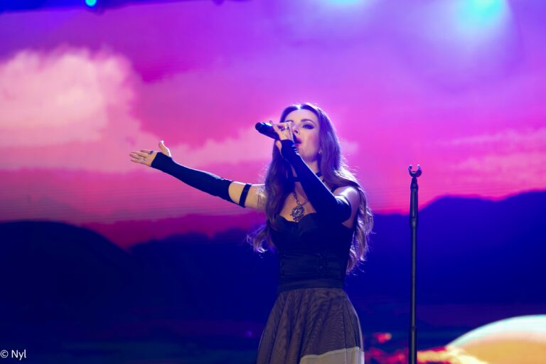 Sandy promete show intimista no Qualistage