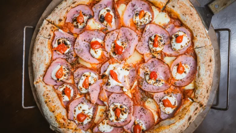 Asttore Forneria atualiza cardápio e implementa pizzas individuais