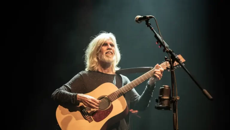 Oswaldo Montenegro em turnê comemorando 50 anos de carreira