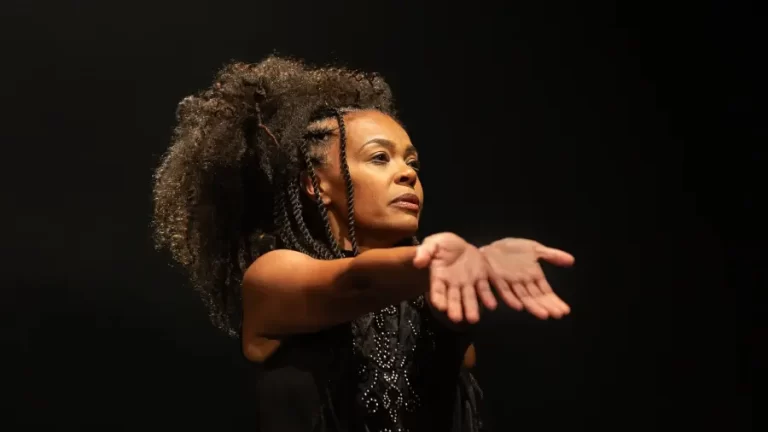 CAIXA CULTURAL FORTALEZA APRESENTA O MONÓLOGO “TRÊS LUZES”