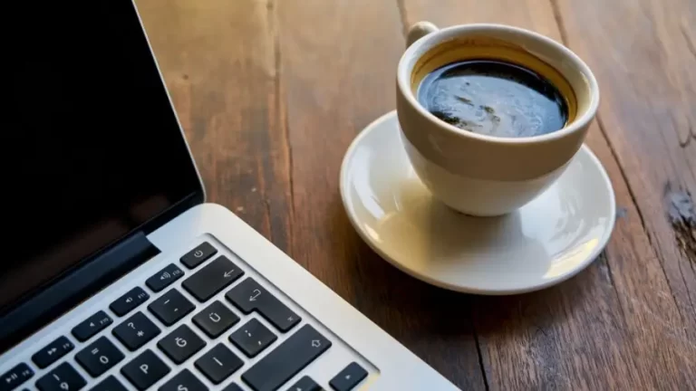 Café e Negócios: A Bebida que Impulsiona Conexões Profissionais