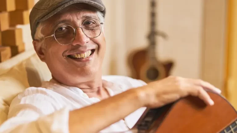 Show de Aldo Sena e tributo aos 80 anos de Fausto Nilo agitam o fim de semana do Esquina Brasil/Nega Teresa