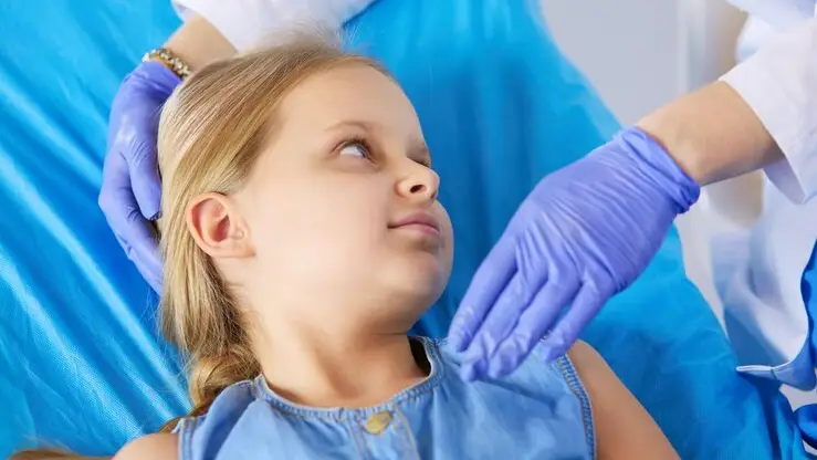 Otoplastia em crianças: Especialista explica quando é indicada e quais os cuidados necessários