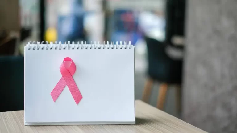 Especialista em desenvolvimento humano explica como empresas podem engajar colaboradores em campanha de Outubro Rosa