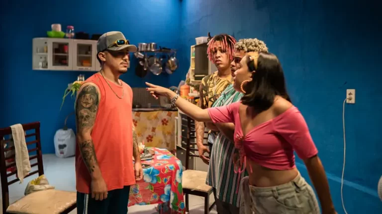 Do humor de Tá Roxeda ao funk de Nosso Sonho: Cine Ar Livre chega ao bairro Jangurussu neste sábado