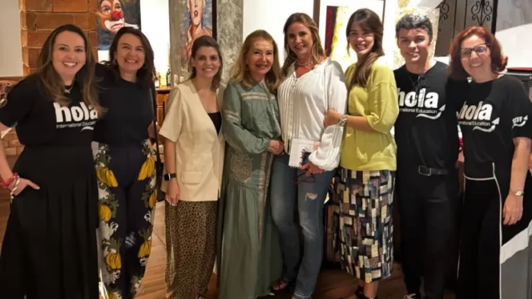 Intercâmbios 40+ oferecem viagens culturais exclusivas e aprendizado na Europa