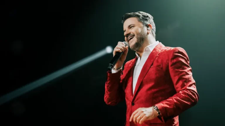 Maurício Manieri Especial de fim de ano no Qualistage