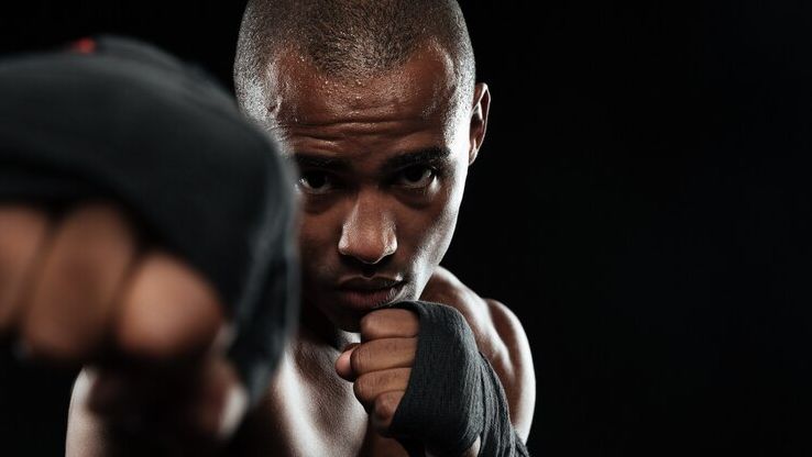 Com lutas de boxe em alta, médico destaca riscos causados por traumas no nariz em lutadores profissionais