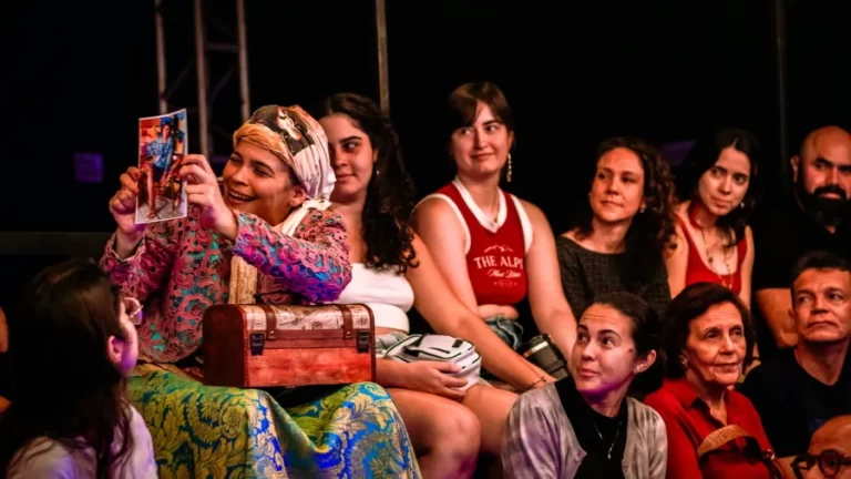 Celebrando 25 anos de existência, Grupo Bagaceira de Teatro realiza temporada no Hub Cultural Porto Dragão com o espetáculo “Interior”