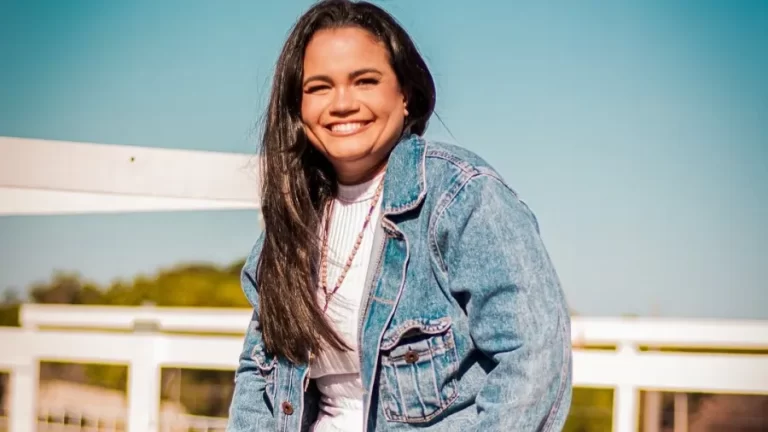 Karollzinha Sanfoneira lança ‘Encaixa Minha Senha’ e traz força feminina para a vaquejada