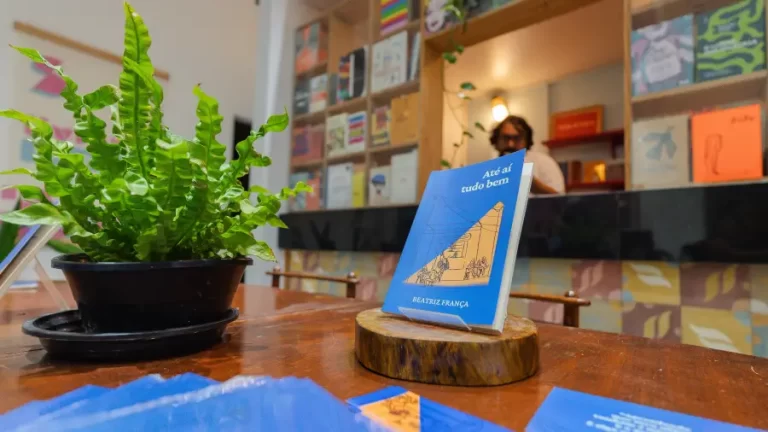 Dragão do Mar na Bienal do Livro do Ceará: livraria Substânsia e loja Reticências levam literatura independente ao evento