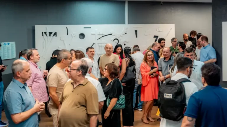 Especialista em Gestão Empresarial, Cláudio Araújo Lança Obra Inédita em Fortaleza