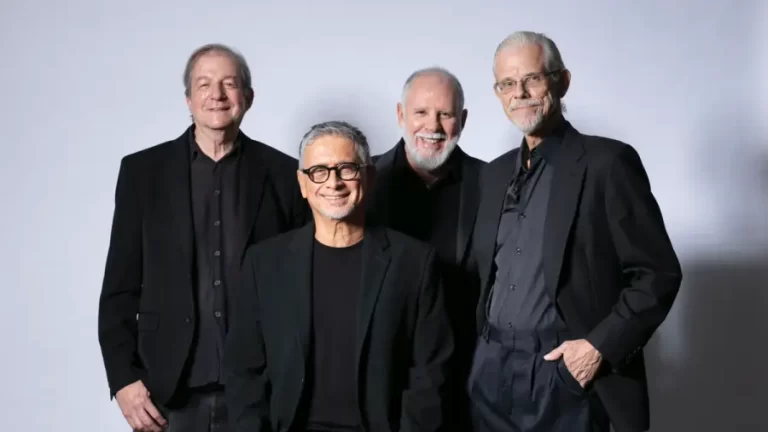 Boca Livre apresenta show “Rasgamundo” no Teatro RioMar Fortaleza
