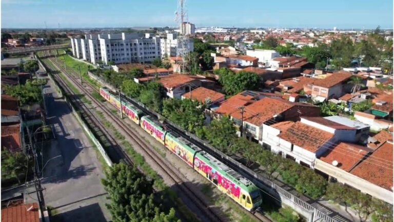 Metrô do Forró leva música e animação aos trilhos do São João de Maracanaú