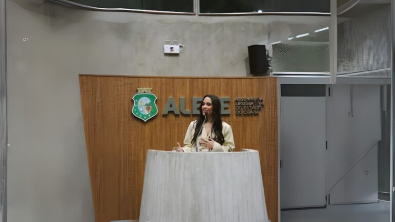Alece homenageia Edisca e bailarinas Eva Pacheco e Renata Saldanha em sessão solene