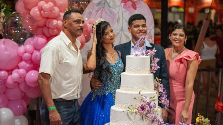 São João de Maracanaú celebra 42 jovens em Baile de Debutantes na Cidade Cenográfica