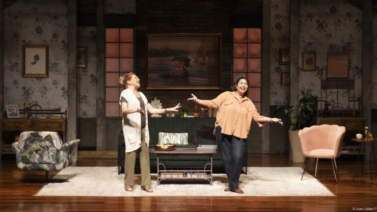 Fabiana Karla e Tania Bondezan estrelam comédia “Radojka” no Cineteatro São Luiz