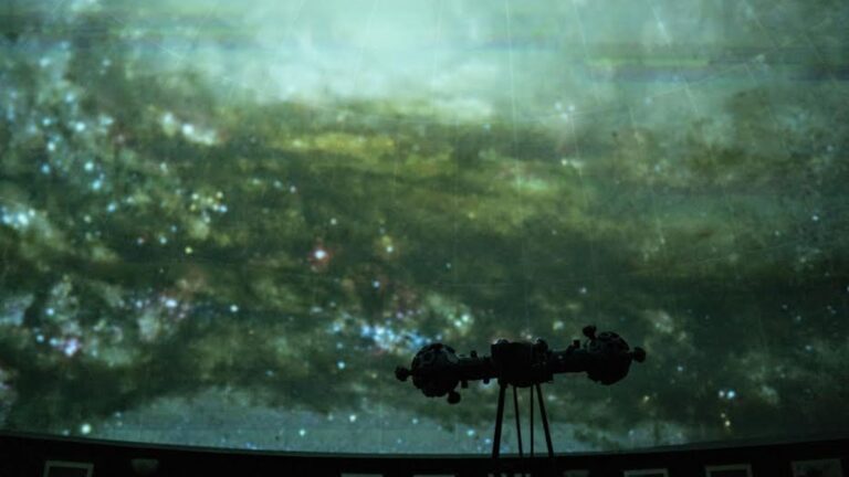 Planetário Rubens de Azevedo tem sessões imersivas e cursos gratuitos em junho