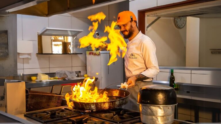 Festival da Lagosta reúne gastronomia, música e cultura na Praia da Redonda