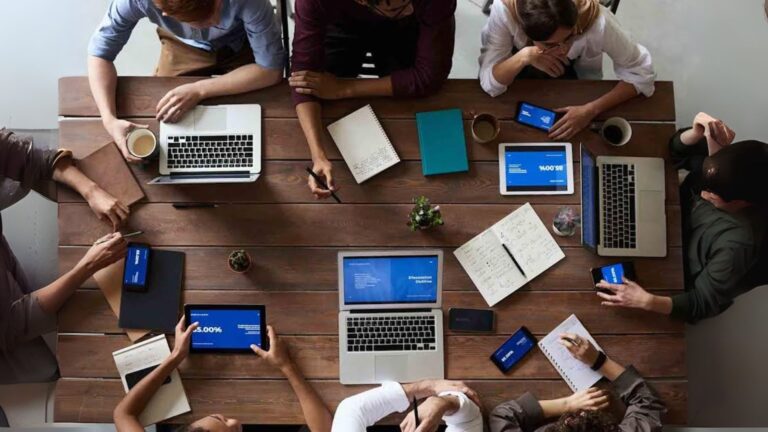 Mentoria executiva se consolida como ferramenta estratégica para formação de líderes