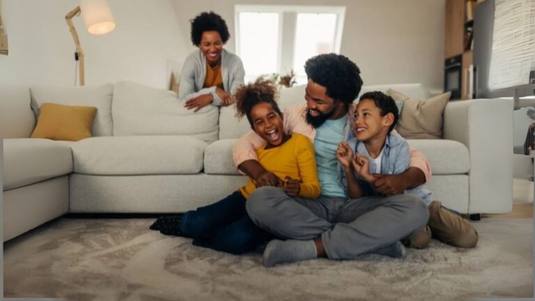 Psicanalista destaca como momentos em família ajudam no equilíbrio emocional de crianças