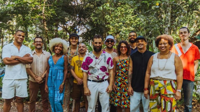 Grupo carioca Abayomy leva celebração da ancestralidade ao Dragão do Mar