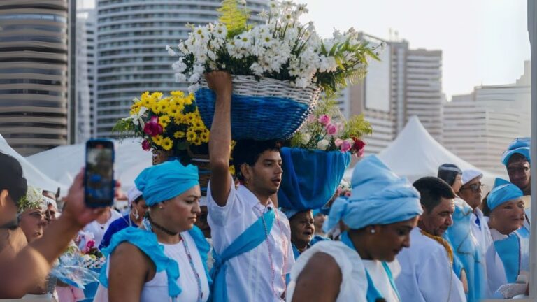 Fortaleza celebra Iemanjá com rituais, cultura e feira no Aterro da Praia de Iracema