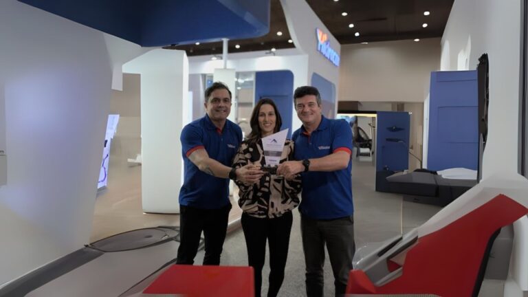 Hidracor recebe prêmio por lançamento de produtos na ExpoConstruir 2025