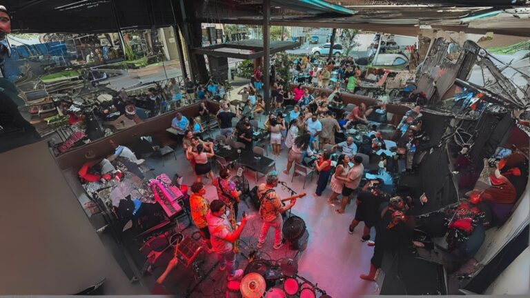 Cervejaria Turatti recebe Os Transacionais no projeto Sambô neste sábado