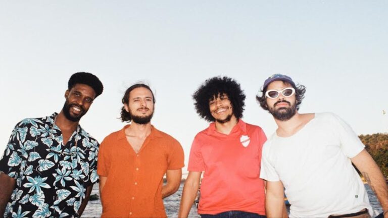 Boogarins apresenta show “BACURI” no Dragão do Mar em outubro