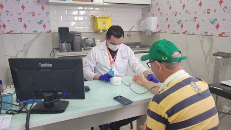 Dia do Idoso: Farmácias Santa Branca oferecem check-up gratuito em todas as unidades