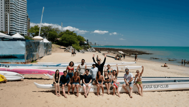 Programa Novais 360 promove experiência em canoa havaiana para integração da equipe
