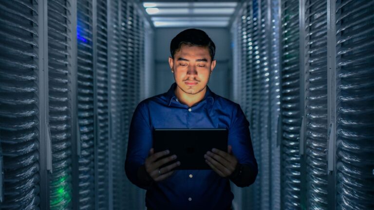 Nova ferramenta da Hostweb avalia maturidade tecnológica e segurança das empresas