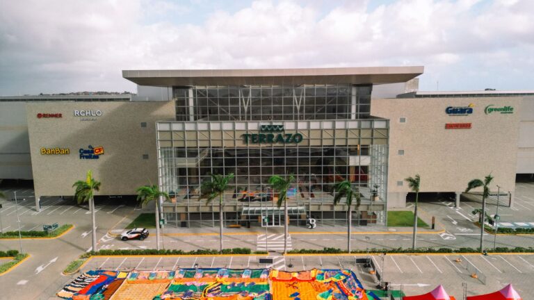 Lojas, lazer e serviços do Terrazo Shopping terão expediente regular neste domingo (2)