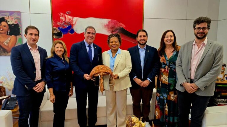 Sistema Fecomércio Ceará e Ministério da Culturafirmam parceria para fortalecer a economia criativa