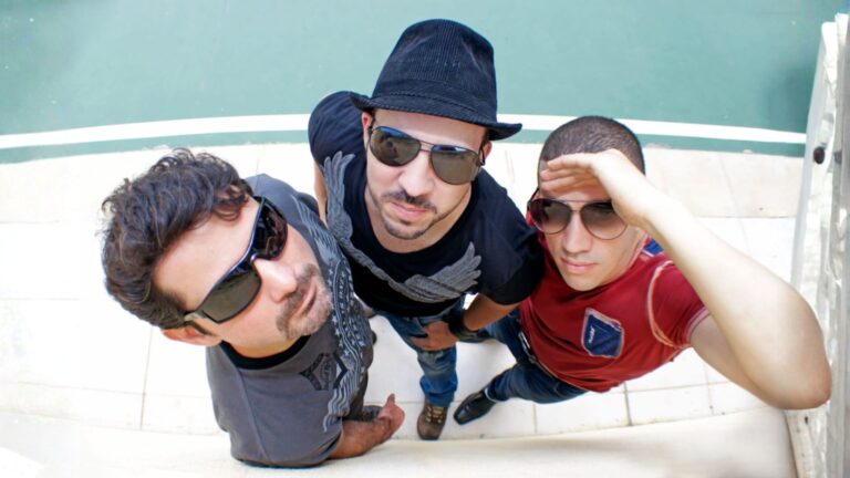Mano Braz anima a Vila Azul do Mar com pop rock nacional neste sábado (25)