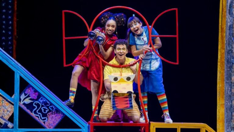 Boogarins, teatro infantil e programa de expressões populares movimentam o Dragão do Mar