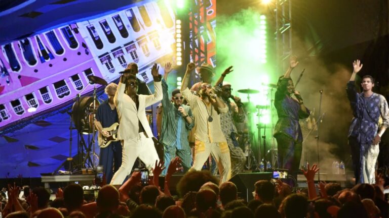 Seu Jorge celebra amizade e ancestralidade no Baile à La Baiana em Salvador