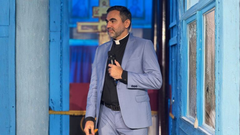 Terrazo Shopping promove encontro gratuito de fé com Frei Ricardo e Márcio Campos