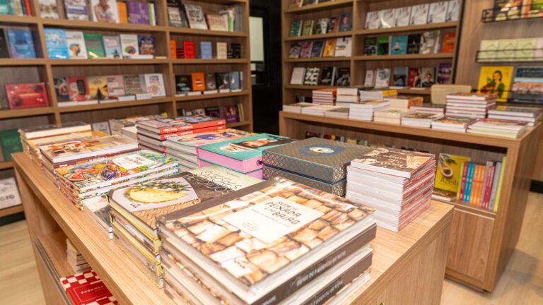 Livraria Senac Ceará Promove 10ª Edição doBazar de Natal com descontos de até 80%