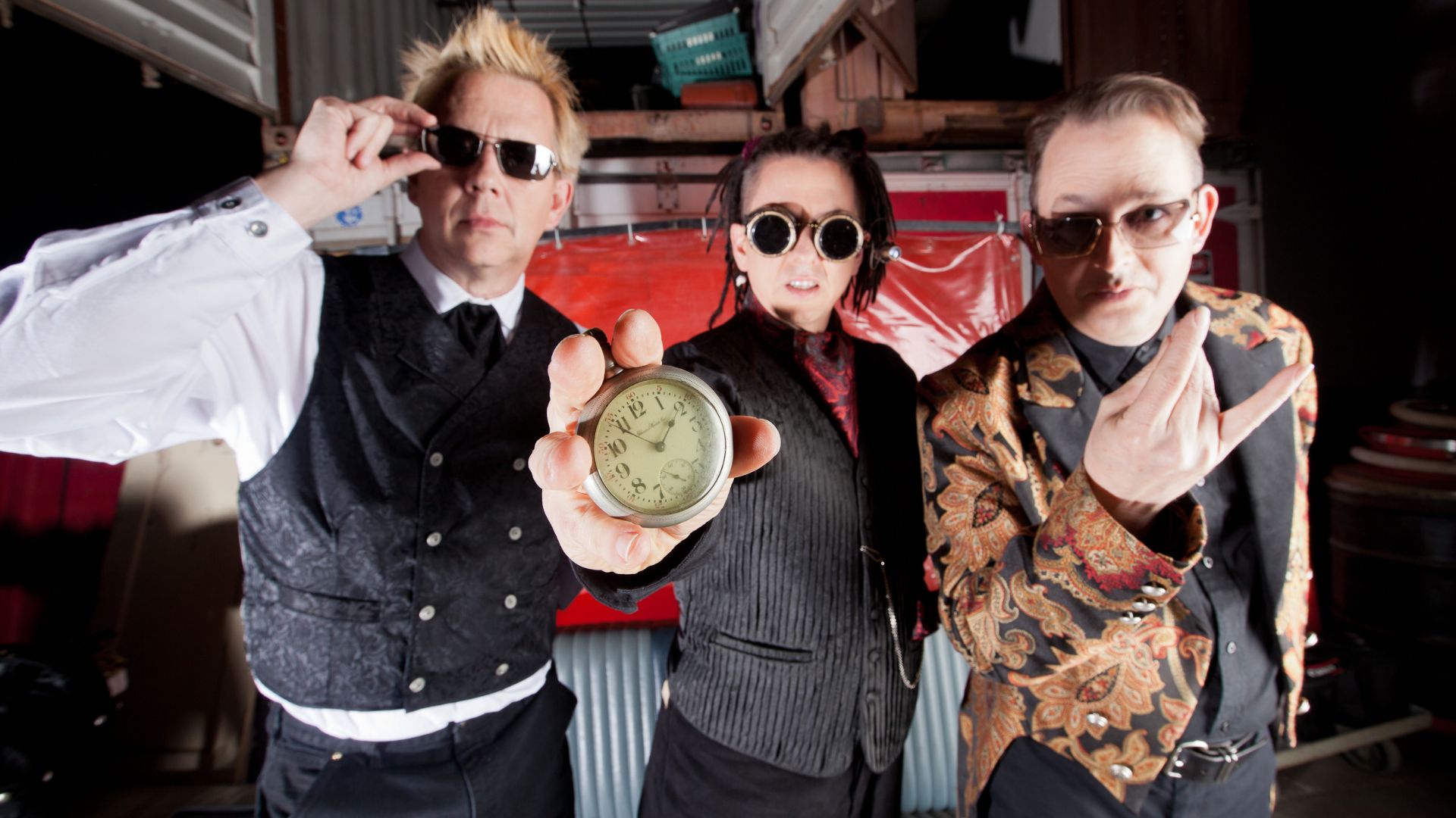 Information Society, Thea Austin e Noel se apresentam juntos no Qualistage