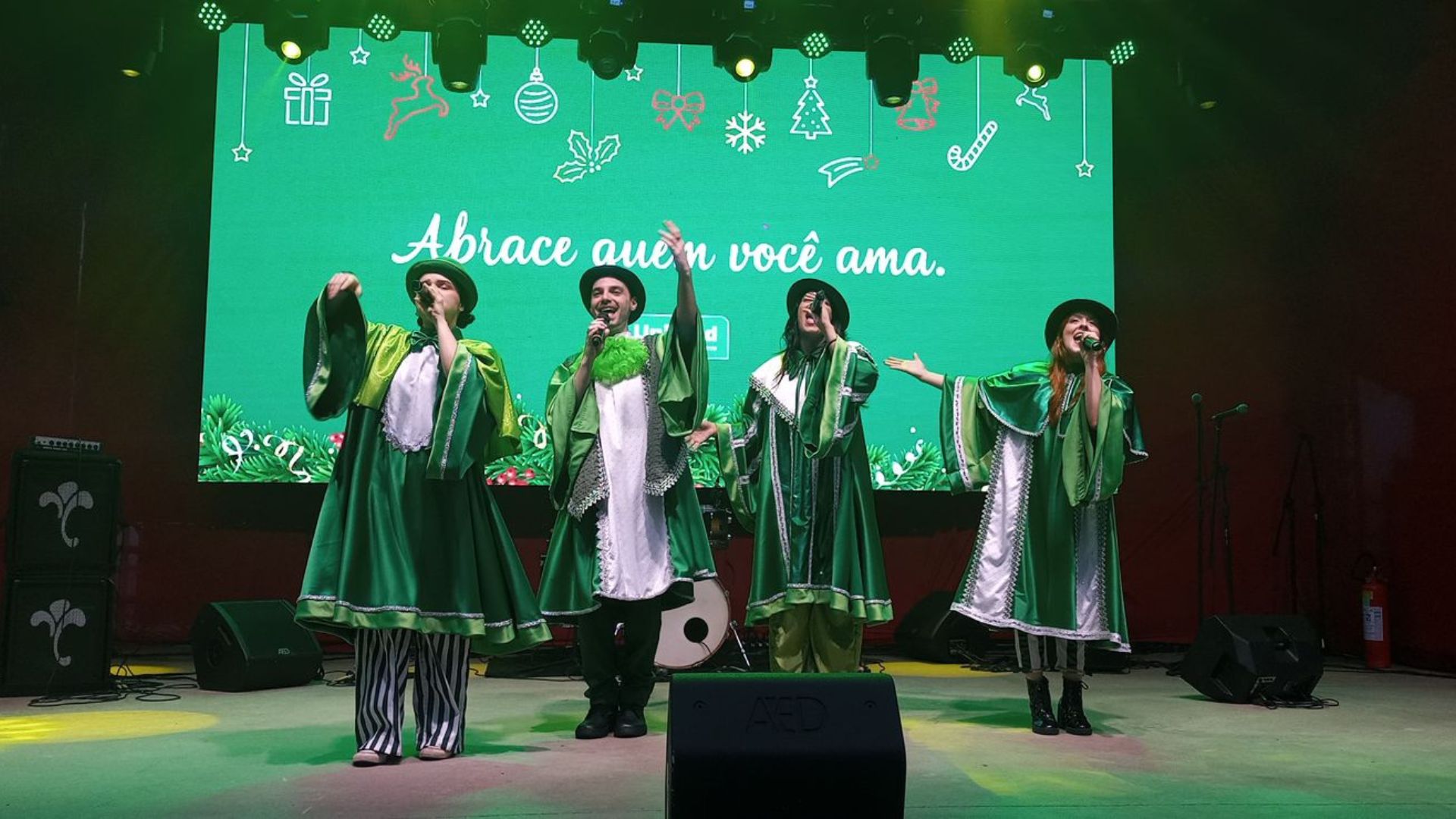 Ceará Natal de Luz leva música, teatro e homenagem a Fausto Nilo à Praça Portugal