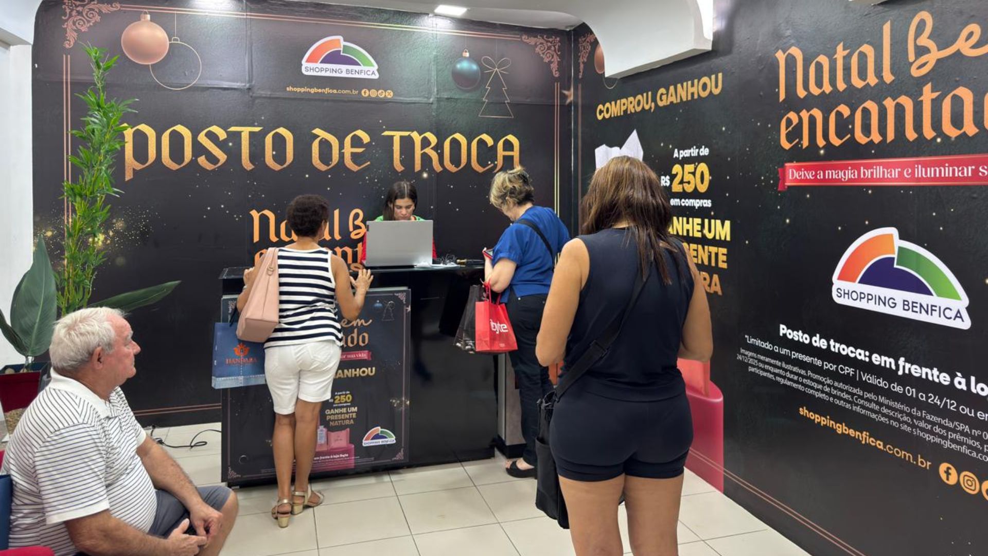 Promoção de Natal do Shopping Benfica oferece brinde Natura a partir de R$ 250