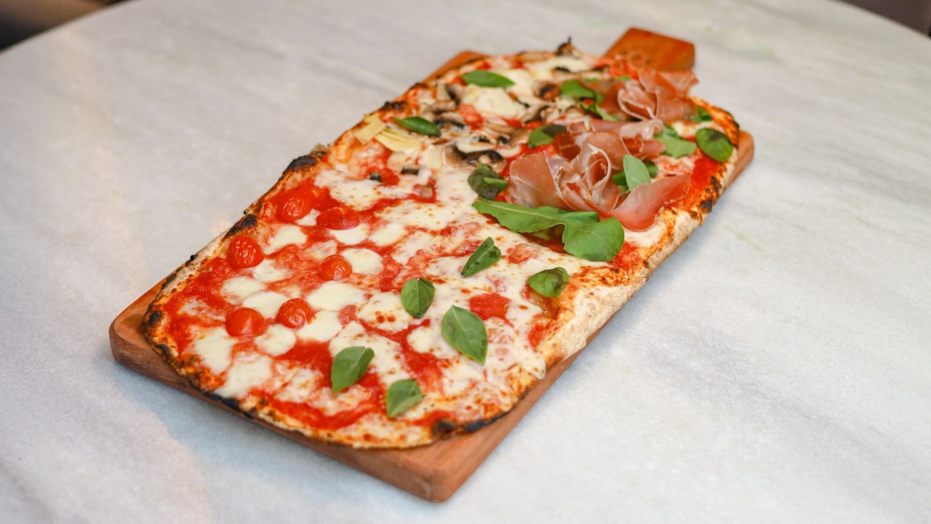 DOC Pizza Artigianale & Cucina apresenta a tradicional Pizza Romana em Fortaleza