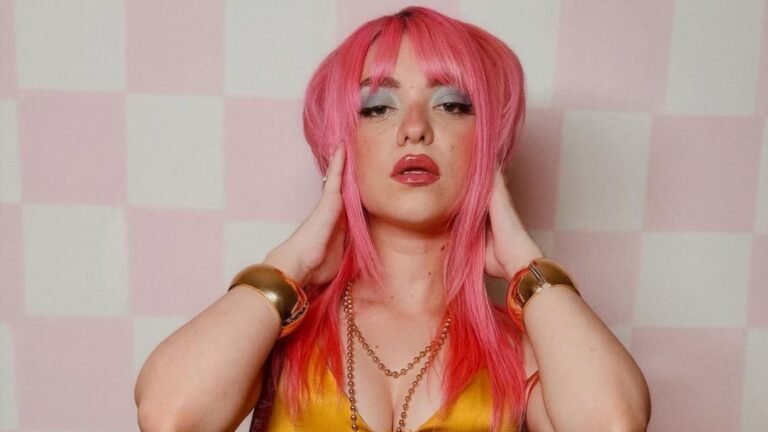 Cantora Camaleoa fortalece presença no pop do Ceará com “Chovendo Na Pista”